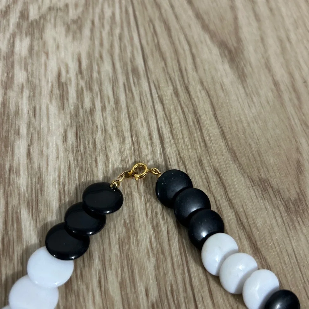 Unbranded Disc Bead Necklace Womens OS‎ Black White Mod Retro Jewelry